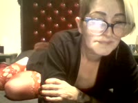 Bonjour je suis une belle femme de 50 ans au style atypique