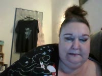 ik ben  een dame,echte MILF die dol is op aandacht en erop kickt als mannen op mijn lichaam geilen,met name jongemannen
die van rijpe vrouwen en zeker wel een mollige houd..Ik vind t dan ook echt heel spannend om een leuke chat met je aan te gaan,en sex ervaringen te delenuiteraard is t ook spannend met wat rijpere mannen,senioren benieuwd naar jullie verhalen,,,,wie weet kan ik daar nog iets van leren???ik ga NIET naakt voor cam,heb of een broekje of een bovenstukje/jurkje aanlaat immers wel wat te raden over terwijl,,,,hmmmm als je t verdient wel wat meer mag keuren van mijn rondingenBij een VIP sessie WIL IK N DILDO gebruiken als je er naar vraagt...NIET VERGETEN he???