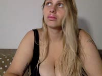 Hello everyone Elisa 28 years old I love naughty games, dominating submissive dogs, Joi note the tails, Playing the female dog I love sex and having fun I also like to be my female dog, in VIP I fuck my pussy and ass I suck my breasts and my dildo