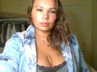 Hey Im Gemma, 24 British babe ! I am curvy with 36E tits !
