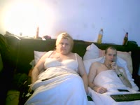 Wij zijn Sylvia 46 jaar en Paul 52 jaar en doen dit samen.Wij willen graag de mensen vermaken met ons sexgenot.Wij zijn voor alles in behalve  plas en poepsex..Dus heb je zin in een geil contact dan ben je bij ons op het goede adres.Tot horens en geile kusjes waar je maar wilt