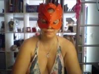 Ciao, sono LadySyff, la tua nuova ossessione.Milf 40enne autentica, sensuale e provocante, pronta a stuzzicare la tua fantasia con cam, foto, video e messaggi personalizzati.Amo sapere che mi guardi dall’ufficio, con i genitori in casa… o mentre lei è lì con te in un