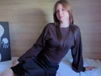I am Lo, I am 18 years old, I am a medical college student, I like to communicate, and I also practice dancing