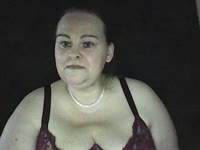 Hi ik ben Sabrina een 40+ rubens type dame. Ik ben gebonden maar wij hebben een open relatie met elkaar wij zijn ruimdenkend. Ik vind het geil om met onbekende hier lekker te kletsen over erotiek.