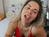 Hi ,my name is Andreea i heave 38 years i like very much to know new pepole and enjoi togheder the time .I will let you to discover me guys .I send yu kisses