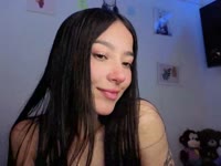 I am a girl full of energy, outgoing and always with a big smile. I love going to the gym, where I feel strong and motivated. My laugh is something that defines me, it
