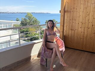 free nude live show AlyVee