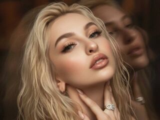 camgirl masturbating with vibrator EvaVibe