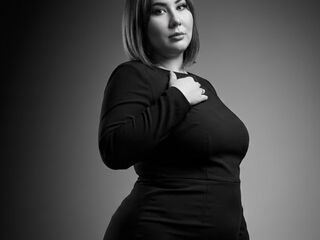 camslut fingering shaved pussy IngaAche