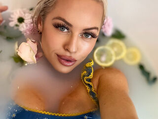 live chatroom IsabellaSaturn