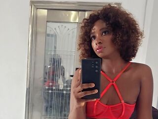 fingering cam girl LuluWilde