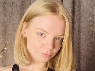 cam whore MoiraBaumgartel
