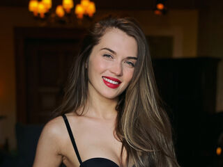 webcamstripper QuinnTakara