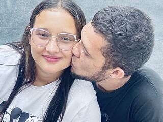 adult webcam couple AnnaliaAndJeremy