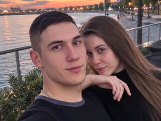adult couple cam sex LukasAndAnya