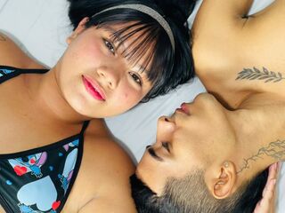 hot camcouple sex show SarahAndLyam