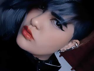 kinky girlcam ZussanGravereign