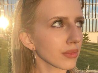 camgirl picture AishaSpringstead