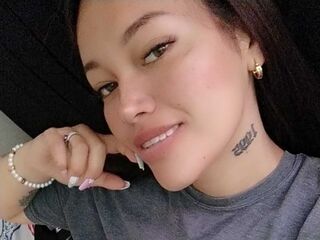 cam girl chatroom AliceClement