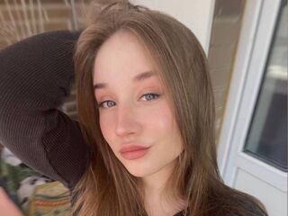 cam chat room AliceTrenton