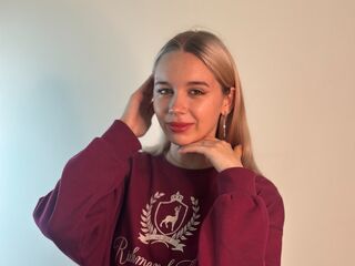 beautiful webcamgirl AliceWoody
