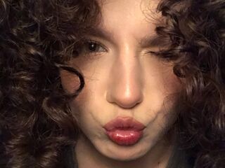 camgirl playing with dildo AlysaRoacho