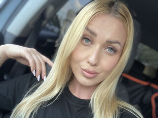 camgirl showing pussy AmaFox