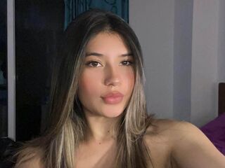 naked camgirl AmberDiamons