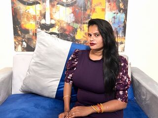 topless camgirl AnnaRevolt