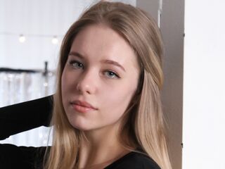 naked webcam girl fingering AnnetteMajid
