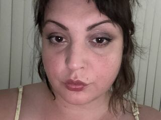 live chat room AnnieHelen