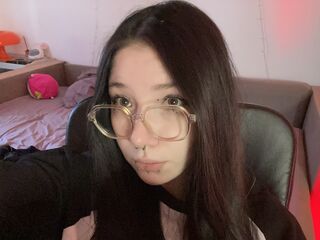 topless cam girl AverySweet