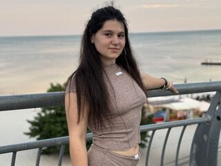 naked camgirl picture Bellaelya