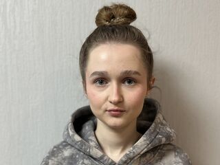 shaved pussy web cam BethAustin