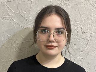 camslut masturbating BettyWatkins