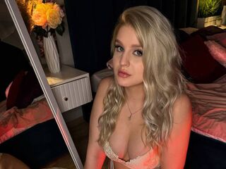 camgirl masturbating with sex toy BlondieVi