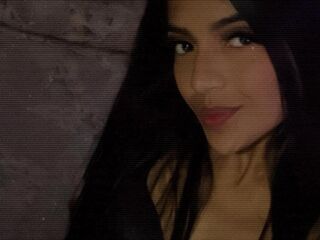 adult cam live CamyRoux