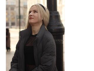 camslut topless CarinGoodwin