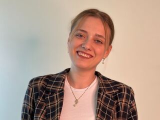 livesex cam CherieVanmatre