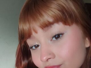 naughty camgirl masturbating with vibrator ChloeMahya