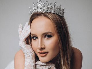 camgirl masturbating with sex toy ChristyHousten