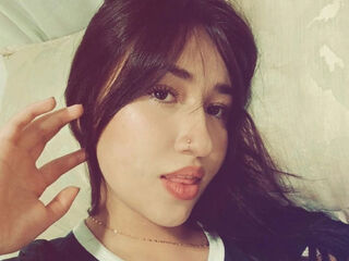 topless girl ClaireThomas