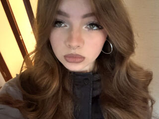 naked webcam girl CrystalReed