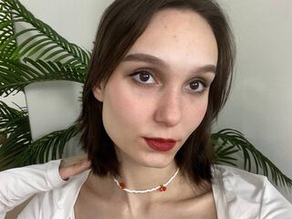 camgirl playing with vibrator CwenFurnish