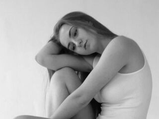 girl naked CwenGammell