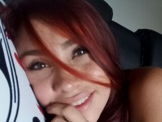 live webcam performer DanielaConnor