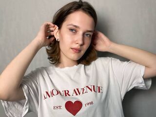 camgirl masturbating with vibrator DemetriusBesso