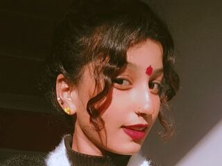 masturbating webcamgirl DiaQuin