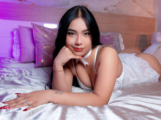 naked girl with webcam masturbating with dildo DianaBardot