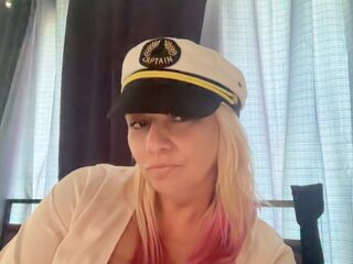 naked webcam girl video DjLilPuffster